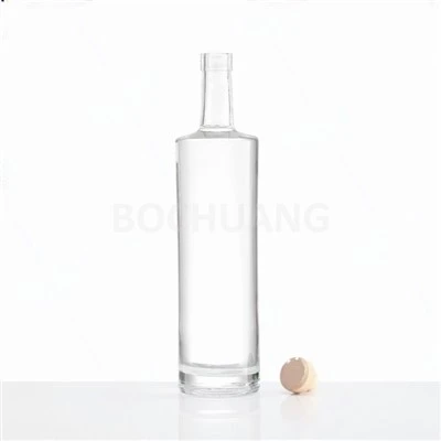 Prozirna staklena boca za alkohol od 750 ml